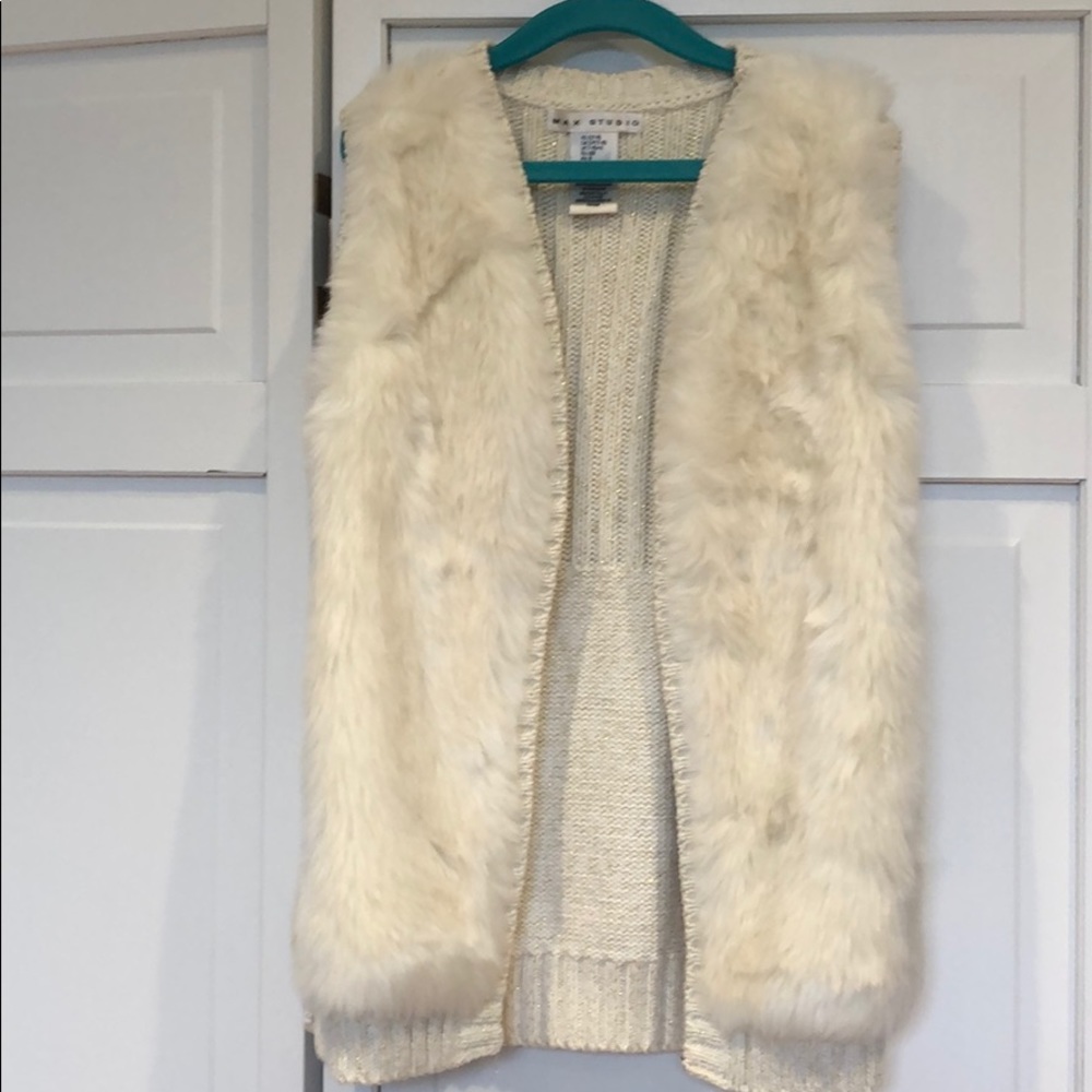 Girls faux fur ivory sweater vest size 7-8